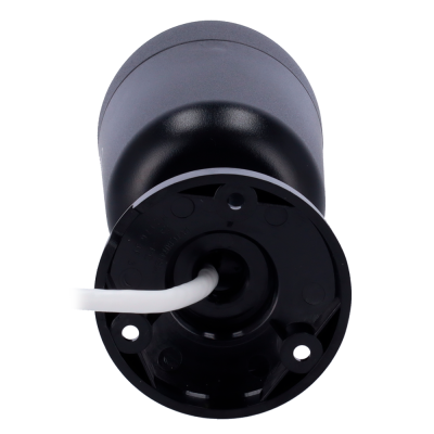 Câmara de segurança preta com cabo branco