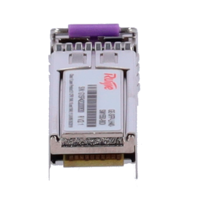 Módulo transceptor de rede óptica com etiqueta e aba roxa