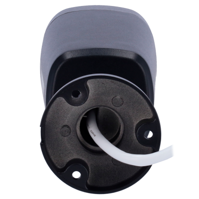 Câmara de vigilância cinza e preta com cabos brancos