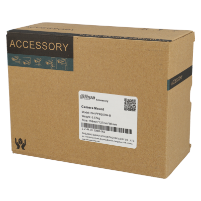 Caixa de cartão castanha com etiqueta branca e fita preta com texto dourado Accessory