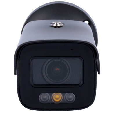 Câmara de segurança metálica cinzenta com lente preta e LEDs