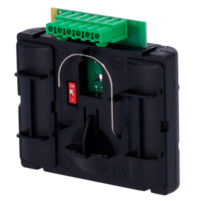 Módulo eletrónico preto com conector verde, interruptor vermelho ON 1 e suporte metálico em arco