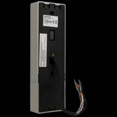 Dispositivo Hikvision Access Control Terminal retangular com cabos coloridos
