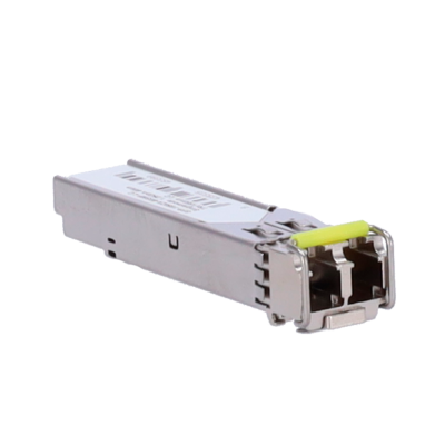 Módulo transceptor óptico metálico com detalhes amarelos e etiqueta branca