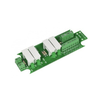 Placa eletrónica verde com conectores e LEDs brancos e verdes