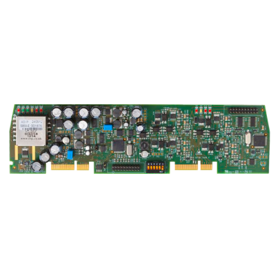 Placa eletrónica verde com componentes e texto em bloco branco