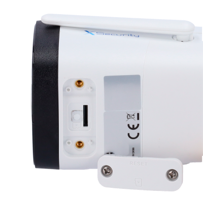 Câmara de vigilância branca com antena e conectores