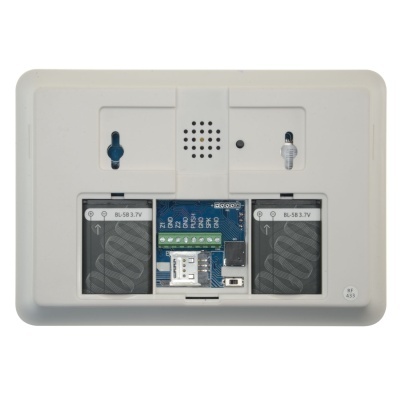 Parte traseira de dispositivo eletrônico branco com compartimentos de bateria e circuito azul