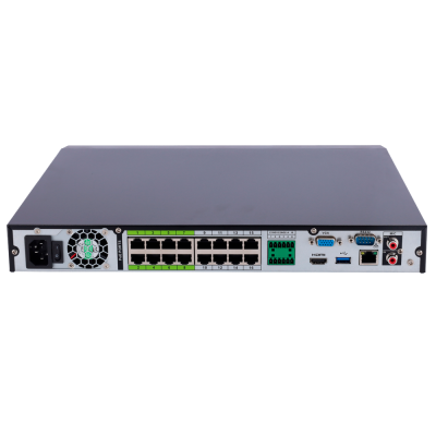 Equipamento de rede preto com múltiplas portas e conexões