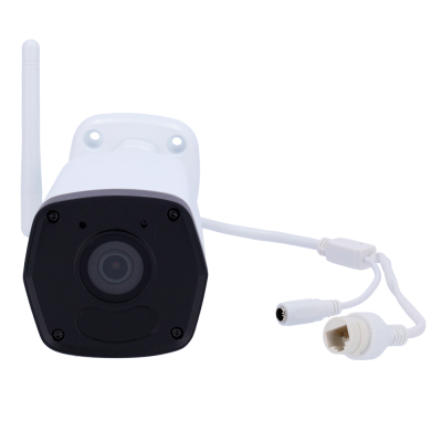 Câmara de segurança exterior branca com antena e cabos