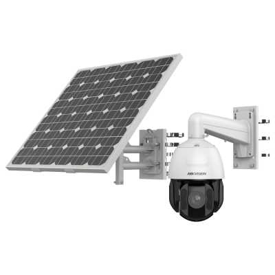 Painel solar e câmara de segurança HIKVISION montados em suportes metálicos.