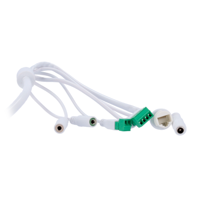 Conjunto de cabos brancos com conectores variados sobre fundo branco