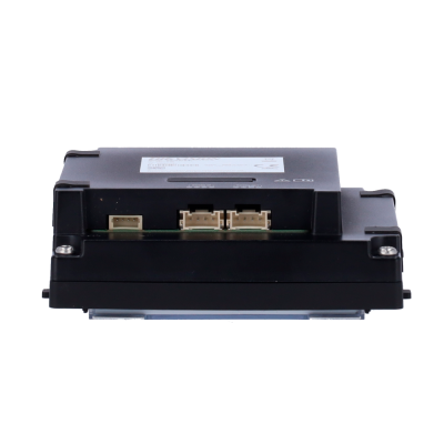 Módulo eletrónico preto com conectores dourados e etiquetas brancas