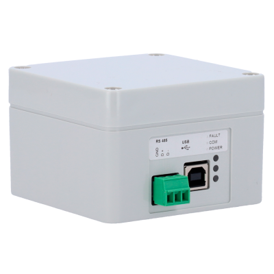 Dispositivo eletrónico branco com conector verde, porta USB e etiquetas