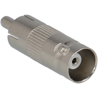 Conector coaxial metálico prateado isolado em fundo branco