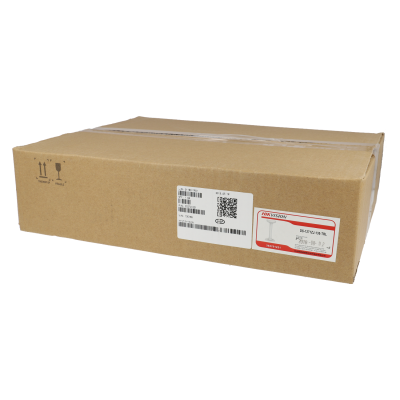 Caixa de cartão castanha com etiquetas e fita transparente