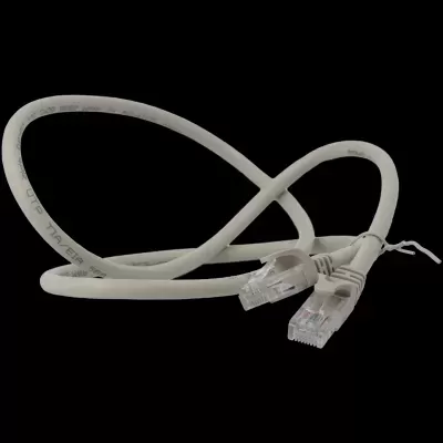 Cabo de rede cinzento com conectores RJ45