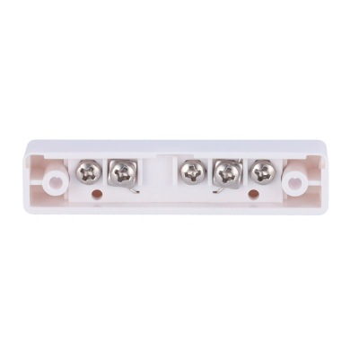 Conector elétrico branco com quatro terminais de metal