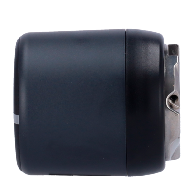 Máquina de barbear elétrica preta com corte de aço visível na lateral