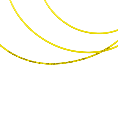 Cabo de fibra ótica amarelo com texto impresso