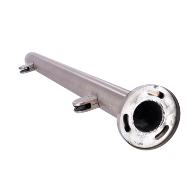 Tubo metálico cilíndrico com presilhas e flange