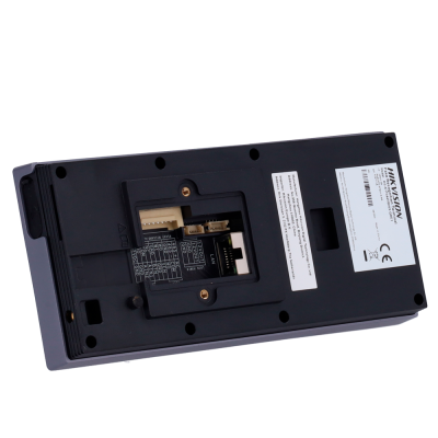 Dispositivo eletrónico preto com etiquetas HIKVISION e portas de conexão