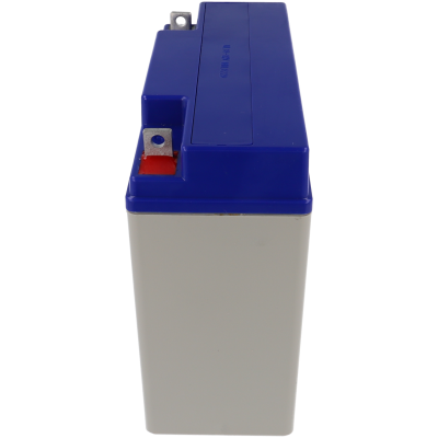 Bateria retangular branca com topo azul e terminais metálicos