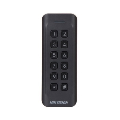 Teclado numérico preto HIKVISION com 12 botões numerados em fundo branco