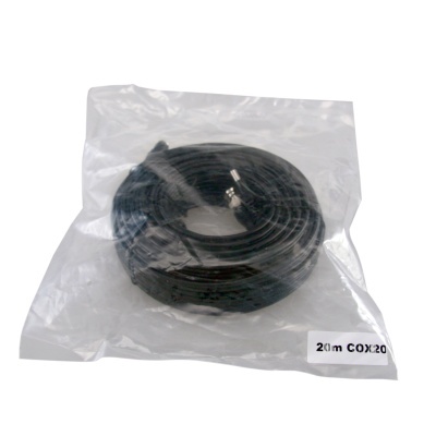 Cabo coaxial preto enrolado em embalagem plástica