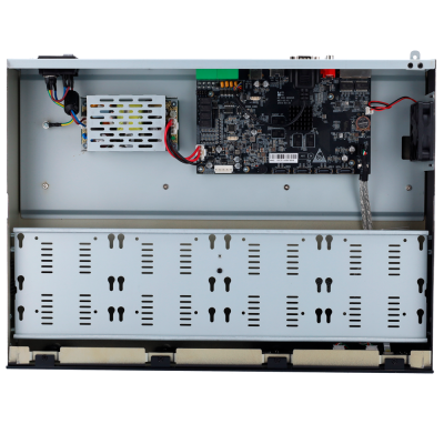 Interior de dispositivo eletrônico com placa de circuito e fonte de alimentação