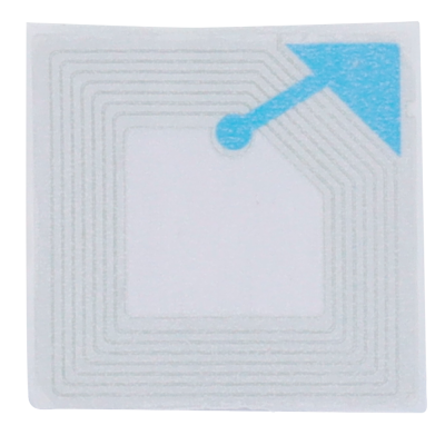 Etiqueta RFID quadrada com antenas e seta azul