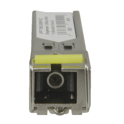 Módulo transceptor óptico metálico cinza com fita amarela e etiqueta branca