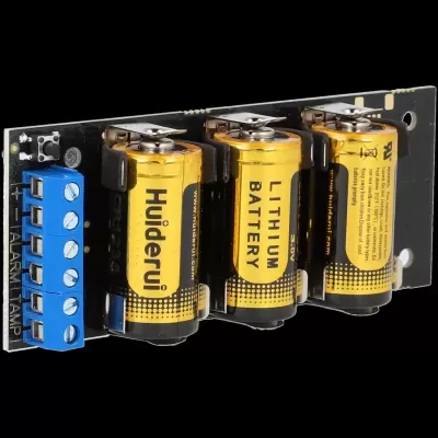 Módulo eletrónico com baterias de lítio amarelas em circuito impresso preto e barra de terminais azul.