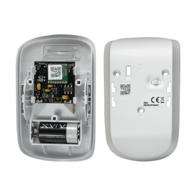 Telemóvel branco aberto com placa eletrónica e pilhas visíveis