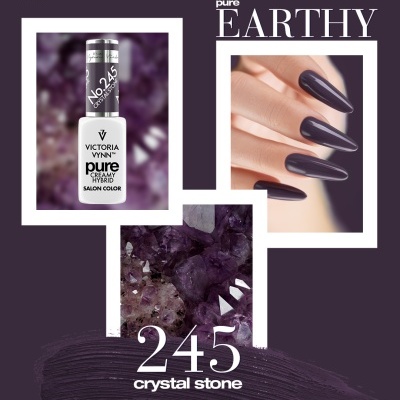 Verniz gel Victoria Vynn No. 245 Crystal Stone com unhas pintadas roxas brilhantes