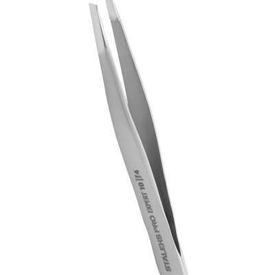 Pinça metálica prateada com ponta inclinada