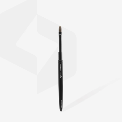 Pincel de maquiagem preto com cerdas marrons e texto EYES PRO