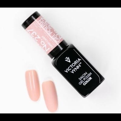 Esmalte de unha gel preto Victoria Vynn com tampa rosa e duas amostras da cor nude