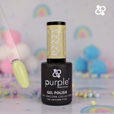 Frasco de verniz gel preto com tampa creme, amostra do verniz cor creme claro, fundo com padrões de arco-íris e bolas coloridas desfocadas