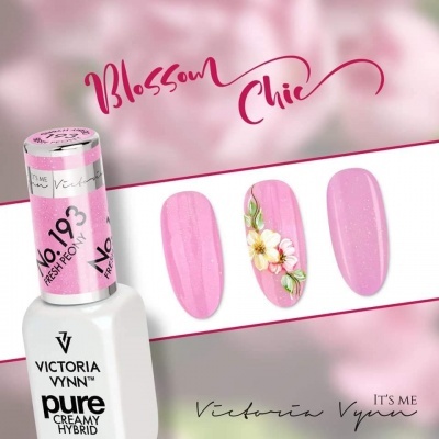 Verniz de unhas rosa Victoria Vynn Pure Creamy Hybrid e amostras de unhas pintadas