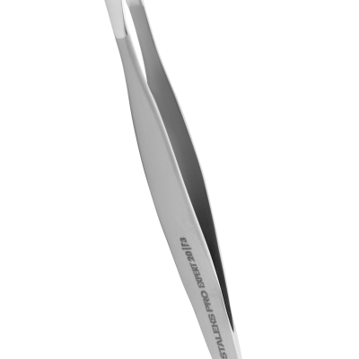 Pinça metálica prateada com ponta angular