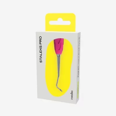 Produto Staleks Pro com cabo rosa em embalagem branca com detalhe amarelo