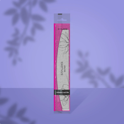 Lima de unhas mineral Staleks Pro na embalagem rosa com desenhos florais