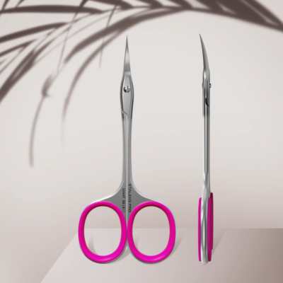 Tesoura de precisão com punhos rosados