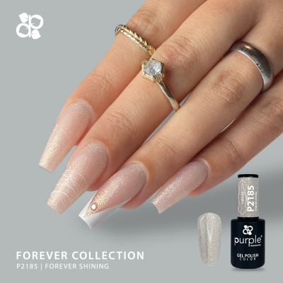 Unhas artificiais longas cintilantes rosa com anéis e frasco de verniz de gel