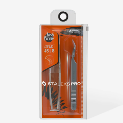 Pinça para sobrancelhas cinza em embalagem plástica laranja e preta com texto