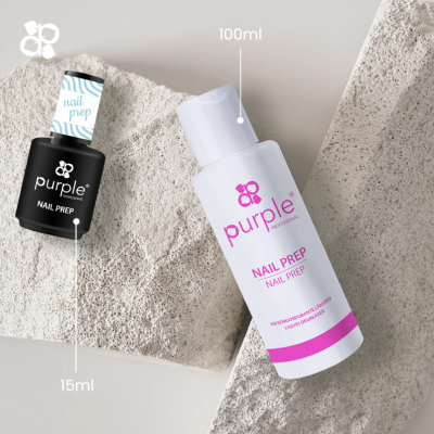 Dois produtos para unhas da Purple Professional sobre blocos de pedra texturizados.