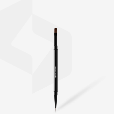 Pincel de maquilhagem preto com duas pontas em fundo branco