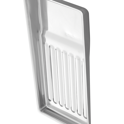 Tabuleiro retangular em inox com ranhuras longitudinais e acabamento brilhante