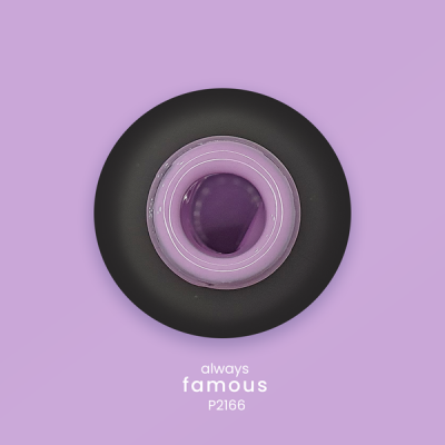 Garrafa preta com tampa roxa no fundo lilás, texto 'always famous P2166'